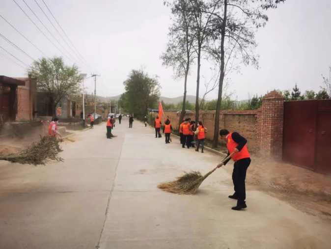 安博站官网登录入口赴包抓共建村社开展卫生清扫志愿服务活动(图2)