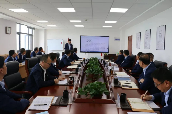 安博站官网登录入口召开党委理论中心组集体学习会议(图2)