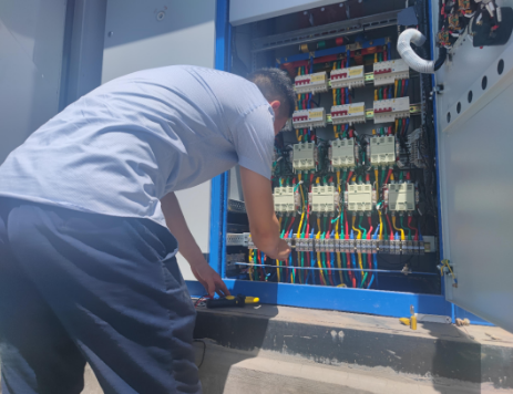 安博站官网登录入口宜浩园林公司对园区路灯配电设施开展专项巡检工作(图2)