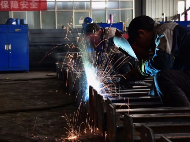 安博站官网登录入口装备制造企业上半年产销两旺(图5)