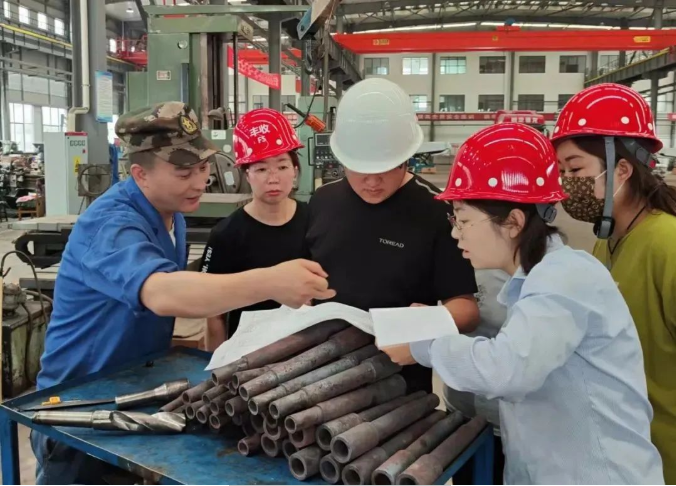 安博站官网登录入口百名员工下一线真磨砺练本领(图1)